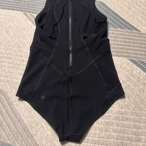 Lululemon Swell Seeker Paddle Suit Size 6-8